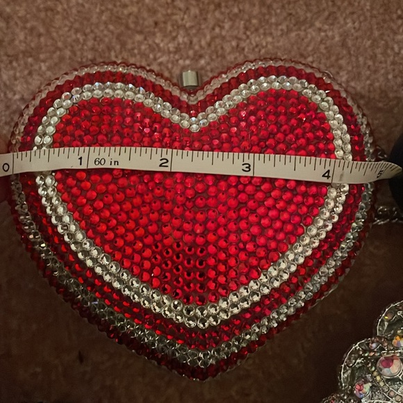 Crystal heart purse with long shoulder chain - Picture 3 of 11